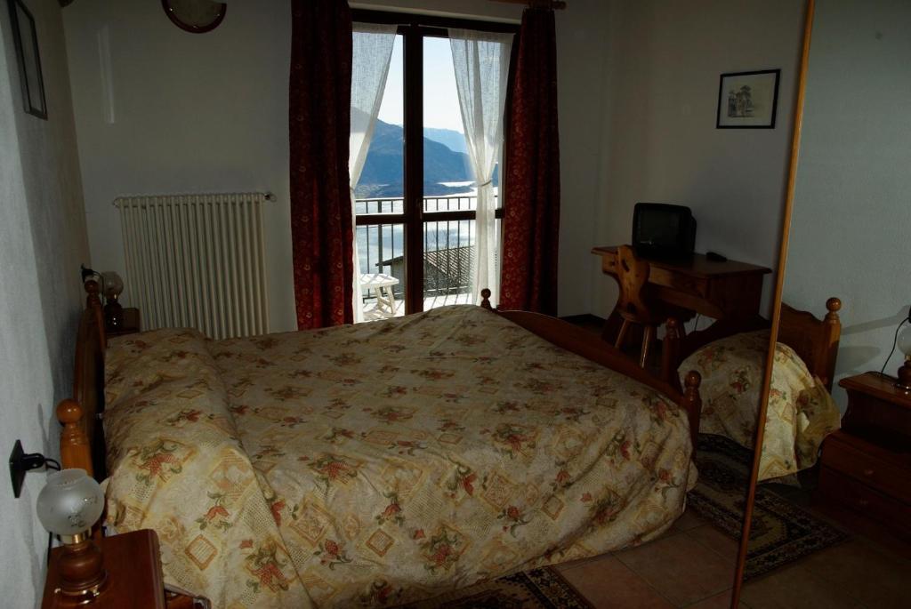 Hotel Tamola Sorico Habitación foto